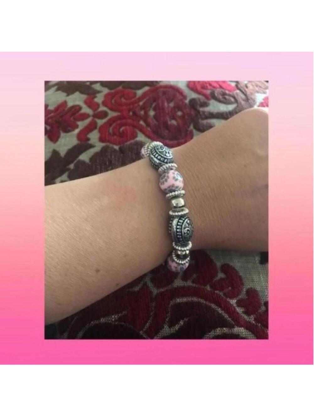 Vintage Style Beaded Stretch Bracelet with Pink Floral and A